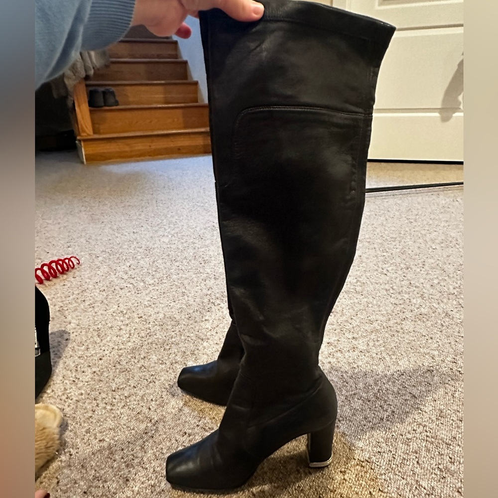 LEATHER ELIE TAHARI BOOTS SIZE 7.5